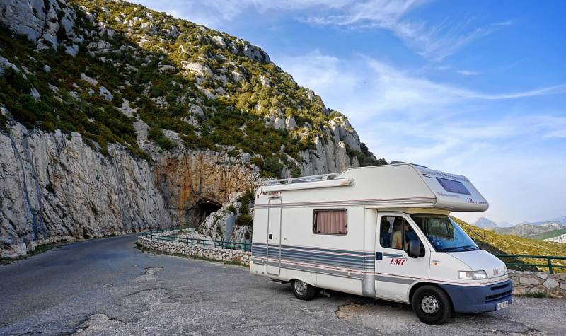 Prix compétitifs pour habillage et rénovation de camping-cars près de Clermont-Ferrand en Auvergne-Rhône-Alpes